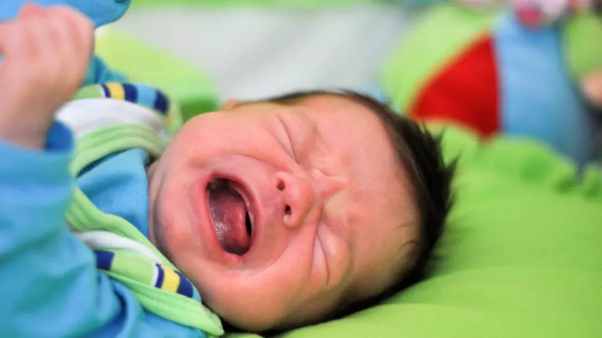 Bayi menangis